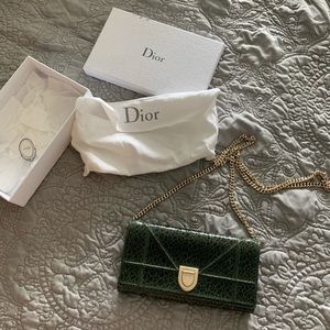 Dior wallet on a chain (WOC)